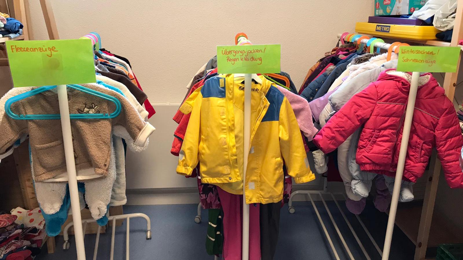 Raum mit Secondhand Kindersachsen