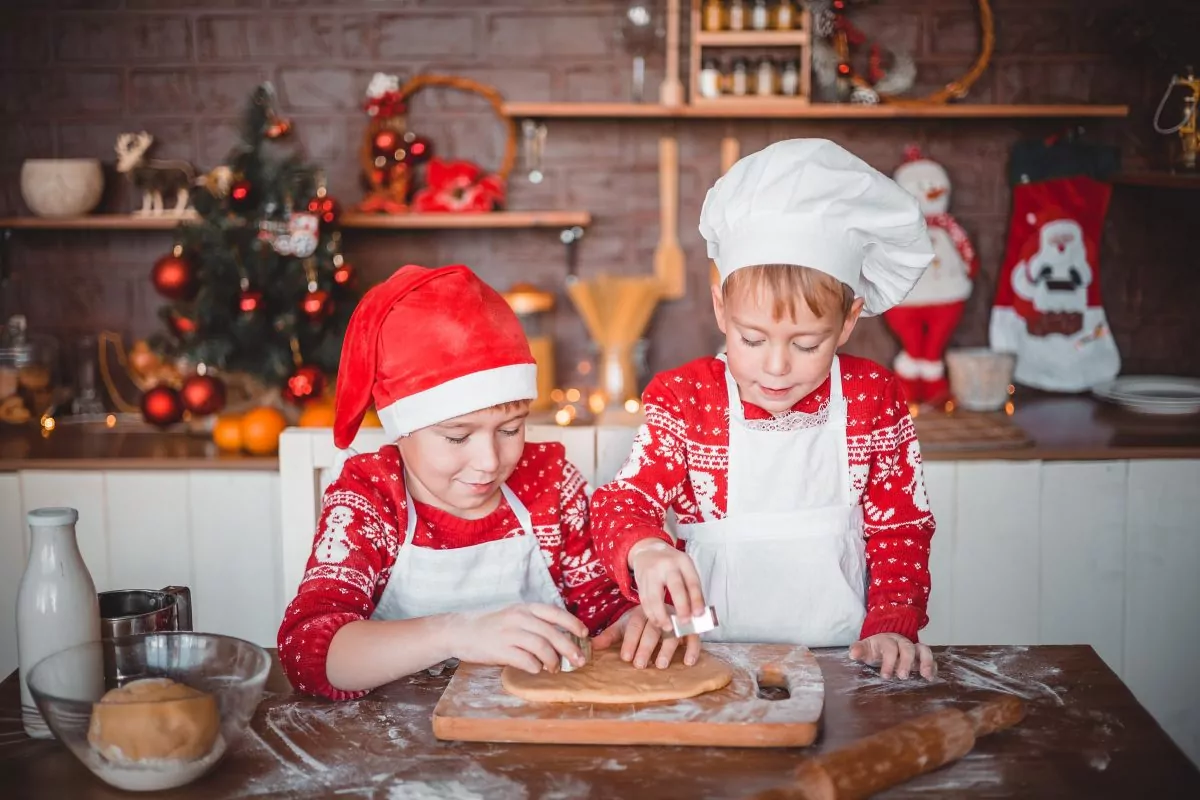 happy children prepare festive christmas cookies kitchen house christmas eve merry christmas merry new year family holidays - Mütterzentrum e.V. Leipzig
